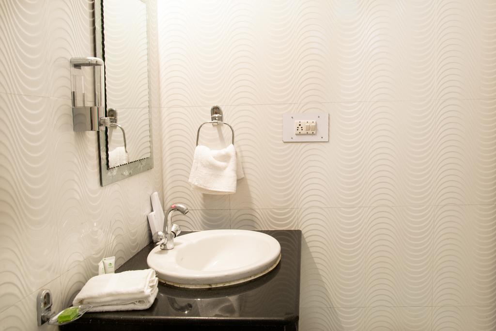 Hotel Treebo Trend Celebriti Manali Vashist Zewnętrze zdjęcie