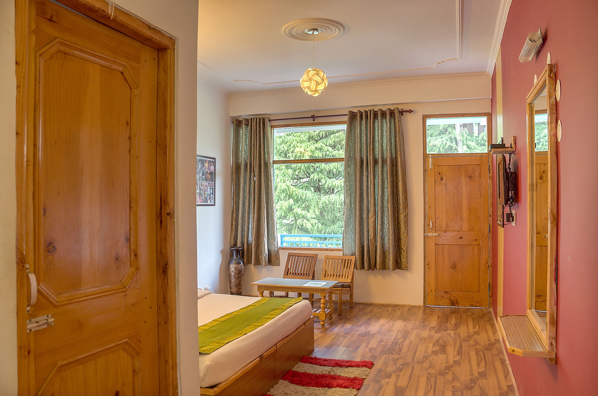 Hotel Treebo Trend Celebriti Manali Vashist Zewnętrze zdjęcie