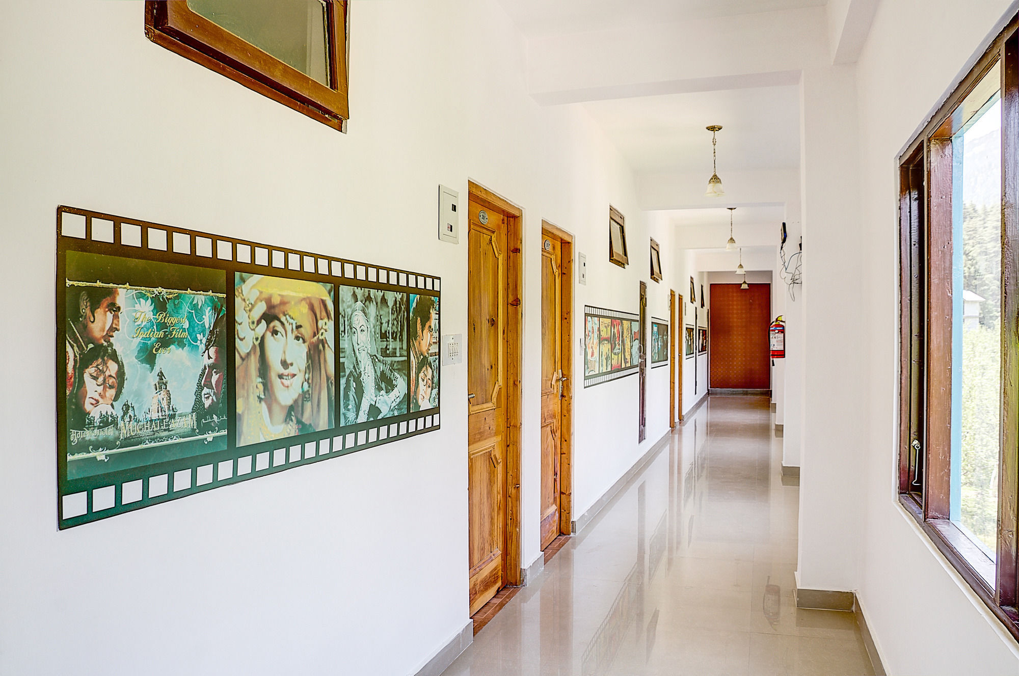 Hotel Treebo Trend Celebriti Manali Vashist Zewnętrze zdjęcie